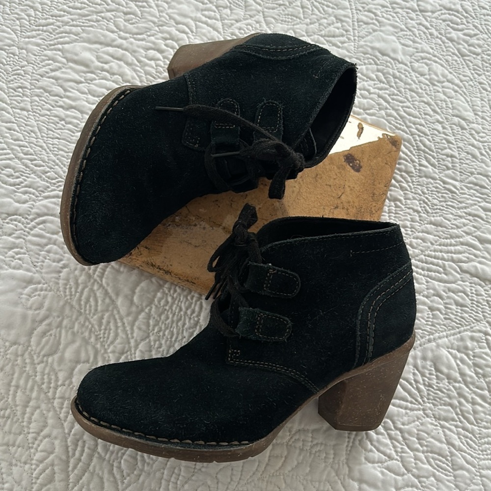CLARKS Unstructured Booties - Picture 3 of 8